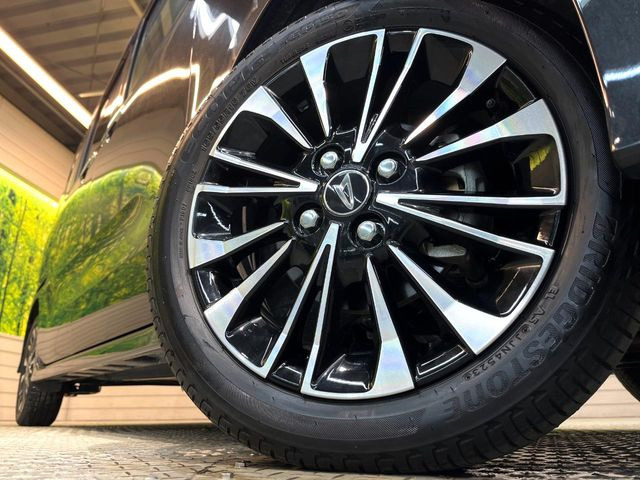 �y����15�C���`�A���~�z�C�[���z�O�ςɃ}�b�`���������A���~�z�C�[���𑕒����Ă���܂��B�e��ЊO�A���~�z�C�[����A�X�^�b�h���X�^�C�����戵�����Ă���܂��B���񂲑��k����������