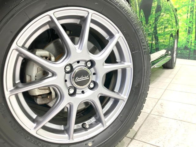 �y15�C���`�A���~�z�C�[���z�O�ςɃ}�b�`�����A���~�z�C�[���𑕒����Ă���܂��B�e��A���~�z�C�[����A�X�^�b�h���X�^�C�����戵�����Ă���܂��B���񂲑��k����������