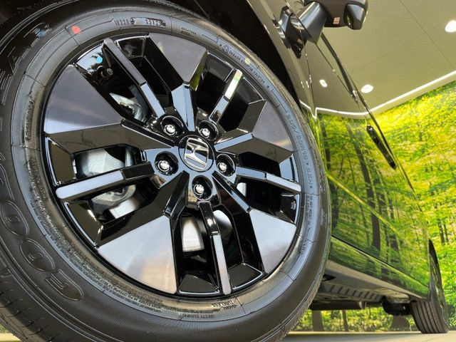 �y����16�C���`�A���~�z�C�[���z�O�ςɃ}�b�`���������A���~�z�C�[���𑕒����Ă���܂��B�e��ЊO�A���~�z�C�[����A�X�^�b�h���X�^�C�����戵�����Ă���܂��B���񂲑��k����������