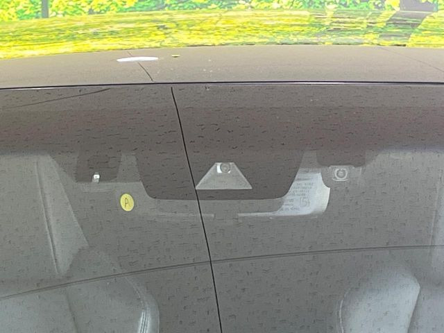 �y�g���^�Z�[�t�e�B�Z���X�z���s���ɑO���̎ԗ�����F�����A�Փ˂������Ȏ��͌x��ƃu���[�L�ŏՓˉ���Ɣ�Q�y�����A�V�X�g�B�����S�Ƀh���C�u�����y���݂��������܂��B