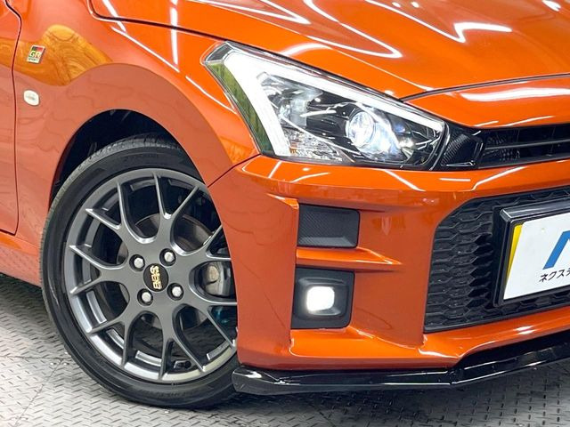 �yLED�w�b�h���C�g�z���V����ԑ��s�����ǍD�Ȏ��E���m�ۂ����S���ĉ^�]�ł��鍂�P�xLED�w�b�h���C�g�𑕔�!�_�����x�������A����d�͂��}�����Ă��܂��B