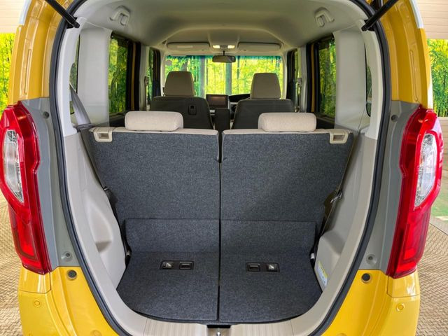 ���i�̂���������ʋ΁A���}���ɏ\���ȉ׎��X�y�[�X���m�ۂ��Ă���܂��B�Z�J���h�V�[�g��|���ƁA�傫�ȉו��̐ύڂ��\�ł���