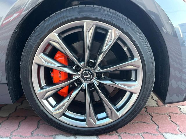 【純正19インチアルミホイール】外観にマッチした純正アルミホイールを装着しております。各種社外アルミホイールや、スタッドレスタイヤも取扱いしております。是非ご相談ください♪