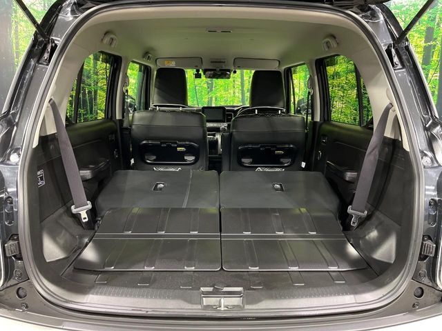 ���i�̂���������ʋ΁A���}���ɏ\���ȉ׎��X�y�[�X���m�ۂ��Ă���܂��B�Z�J���h�V�[�g��|���ƁA�傫�ȉו��̐ύڂ��\�ł���