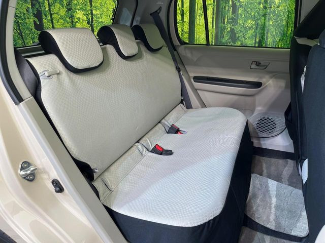 �R���p�N�g�J�[�ł����A�Z�J���h�V�[�g�͏\���ȍL����������K�ɂ���肢�������܂���V�[�g��|���đ傫�ȉו���ς񂾂�ƁA�p�r�̕����L��1��ł��B