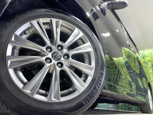 �y����18�C���`�A���~�z�C�[���z�O�ςɃ}�b�`���������A���~�z�C�[���𑕒����Ă���܂��B�e��ЊO�A���~�z�C�[����A�X�^�b�h���X�^�C�����戵�����Ă���܂��B���񂲑��k����������