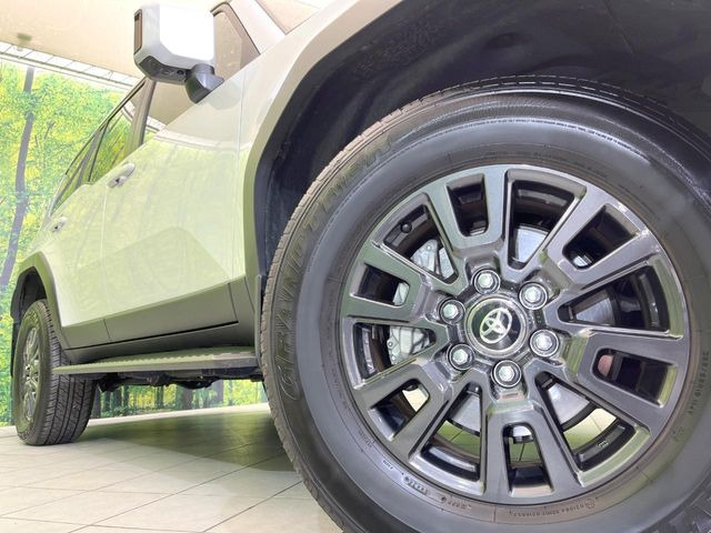 �y����18�C���`�A���~�z�C�[���z�O�ςɃ}�b�`���������A���~�z�C�[���𑕒����Ă���܂��B�e��ЊO�A���~�z�C�[����A�X�^�b�h���X�^�C�����戵�����Ă���܂��B���񂲑��k����������