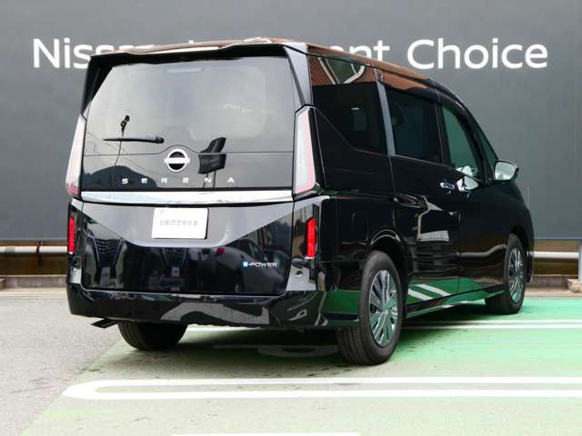 セレナ1.4 e-POWER XV