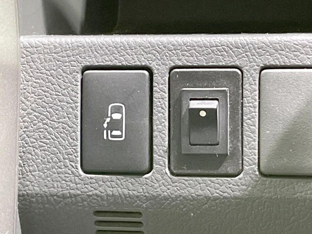 �y�p���[�X���C�h�h�A�z�X�}�[�g�L�[��^�]�Ȃ̃X�C�b�`�ŃX���C�h�h�A�̊J���\���d��������͂����ăh�A���J����K�v�������A���������q�l�ł��A�d���ו��������Ă��鎞�����N�ɊJ���߂ł��܂���