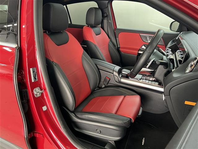 GLAクラスGLA200d 4マチック AMGライン 4WD