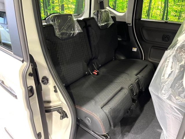 ���i���ȃI���W�i���t���A�}�b�g���I�v�V�����ɂĂ��p�ӂ��Ă���܂��B���D���ȃf�U�C����J���[�����Ԃɍ��킹�đI��ł����������Ƃ��ł��܂���