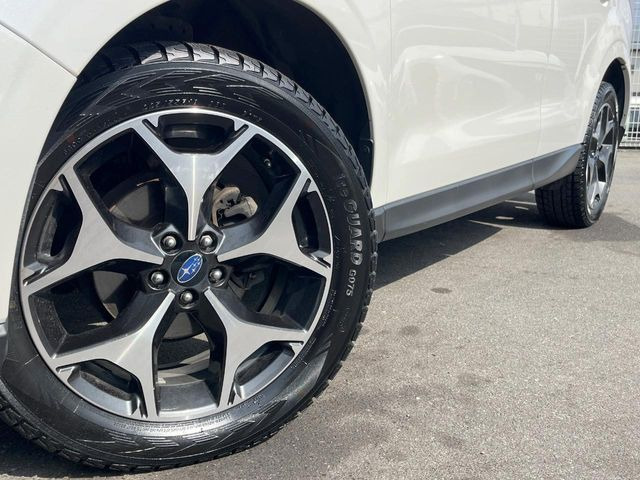 �y�O���[�h��p����18�C���`�A���~�z�C�[���z�f�U�C�����̍��������A���~�z�C�[���𑕒����Ă���܂��B�e��ЊO�A���~�z�C�[����A�X�^�b�h���X�^�C�����戵�����Ă���܂��B���񂲑��k����������