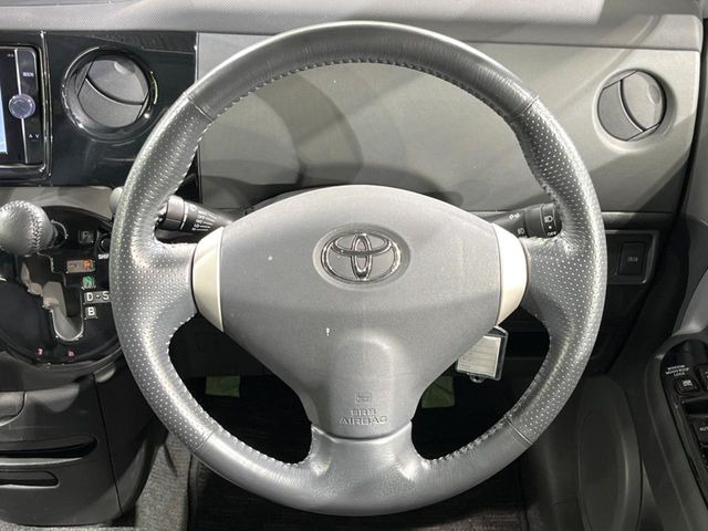 �y�����v�����X�e�A�����O�z�㎿�Ȋv���g�p���邱�ƂŁA��ɂ����������݂ƂĂ��^�]���₷���n���h���ł���