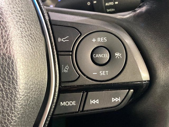 【レーダークルーズコントロール】高速道路での長距離走行が楽に!!自動で速度を保つクルーズコントロールが、衝突軽減システムと連携し、前方の車両を感知して車間を保つように速度調節してくれます!!