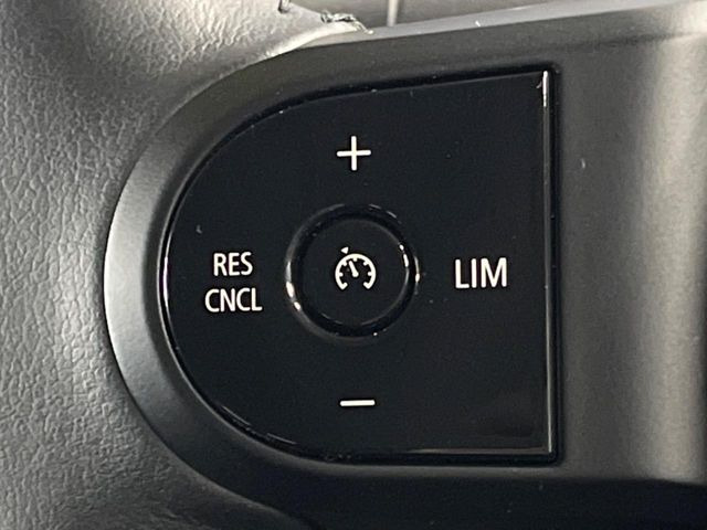 ���I�[�g�N���[�Y�R���g���[��:�������H�⎩���Ԑ�p���H���ɂāA�葬���q���\�ƂȂ�֗��ȋ@�\�ł��B�������ړ��̍ۂł����ɂ����֗��ɂ��g�����������܂���