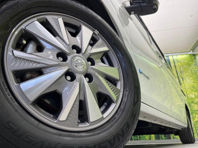 �y����15�C���`�A���~�z�C�[���z�O�ςɃ}�b�`���������A���~�z�C�[���𑕒����Ă���܂��B�e��ЊO�A���~�z�C�[����A�X�^�b�h���X�^�C�����戵�����Ă���܂��B���񂲑��k����������