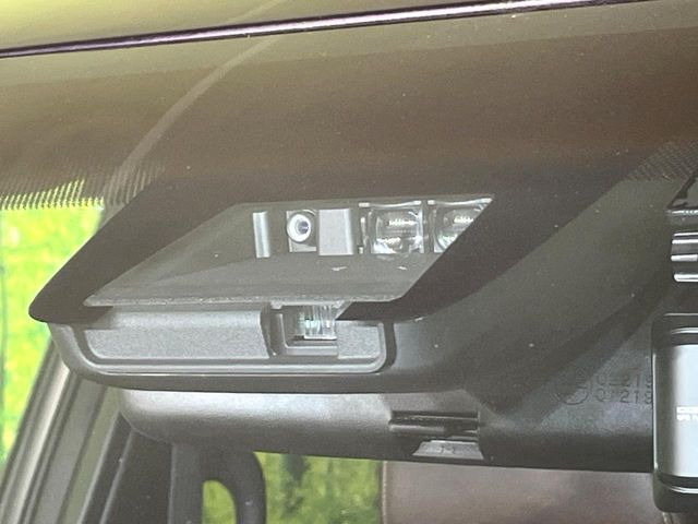 �y�g���^�Z�[�t�e�B�Z���X�z���s���ɑO���̎ԗ�����F�����A�Փ˂������Ȏ��͌x��ƃu���[�L�ŏՓˉ���Ɣ�Q�y�����A�V�X�g�B�����S�Ƀh���C�u�����y���݂��������܂��B