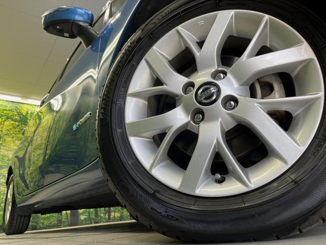 �y����15�C���`�A���~�z�C�[���z�O�ςɃ}�b�`���������A���~�z�C�[���𑕒����Ă���܂��B�e��ЊO�A���~�z�C�[����A�X�^�b�h���X�^�C�����戵�����Ă���܂��B���񂲑��k����������