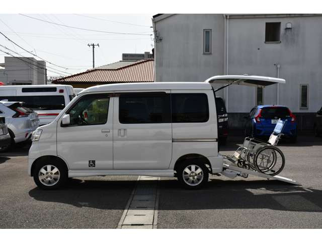 アトレーワゴンフレンドシップ スローパー SAIII リヤシートレス仕様 折り畳み補助シート付