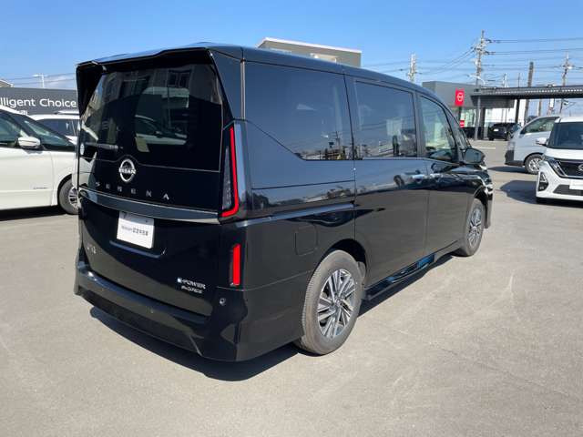 セレナ1.4 e-4ORCE ハイウェイスターV 4WD