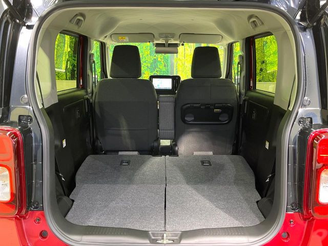 ���i�̂���������ʋ΁A���}���ɏ\���ȉ׎��X�y�[�X���m�ۂ��Ă���܂��B�Z�J���h�V�[�g��|���ƁA�傫�ȉו��̐ύڂ��\�ł���