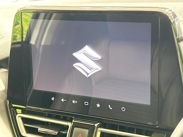 【メーカー純正9型ナビ】インテリアに溶け込むスタイリッシュな「専用設計」メーカーナビを装備♪視認性や操作性など基本性能にも優れ、より上質なカーライフをお楽しみいただけます。