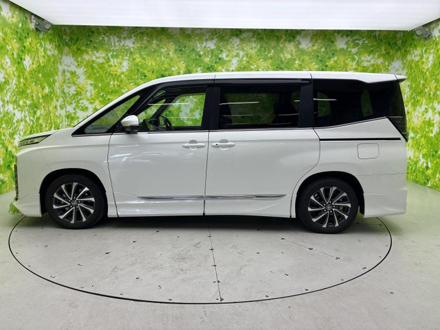 ヴォクシー1.8 ハイブリッド S-Z