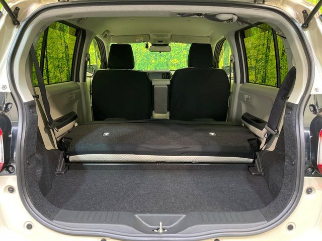 ���i�̂���������ʋ΁A���}���ɏ\���ȉ׎��X�y�[�X���m�ۂ��Ă���܂��B�Z�J���h�V�[�g��|���ƁA�傫�ȉו��̐ύڂ��\�ł���