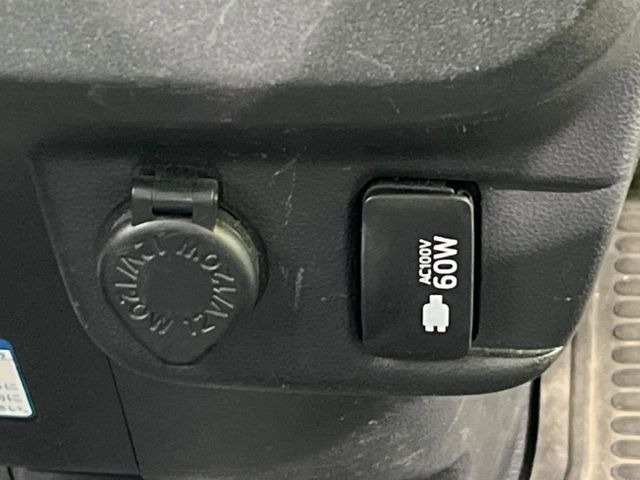 �y�A�N�Z�T���[�R���Z���g�z�L�����v��X�|�[�c�A�A�E�g�h�A�ł̃A�N�e�B�r�e�B�͂������A�ЊQ�E��d�̍ۂɏ����ɂ��Ȃ�AC100V�R���Z���g�𑕔���P�[�^�C��^�u���b�g�A�Q�[���@��̏[�d�ɂ���