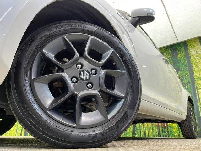 �y����16�C���`�A���~�z�C�[���z�O�ςɃ}�b�`���������A���~�z�C�[���𑕒����Ă���܂��B�e��ЊO�A���~�z�C�[����A�X�^�b�h���X�^�C�����戵�����Ă���܂��B���񂲑��k����������