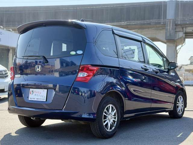 ���X�͍s�c�����R���̊��ˌ����_�̋߂��ɓX�܂��������܂��B���Ԃł��A�N�Z�X���₷���ꏊ�Ɍ�����܂��B�d�Ԃł��z���̍ۂ��Ŋ���JR���������w�܂ł��}���ɎQ��܂��B���C�y�ɂ��₢���킹������!