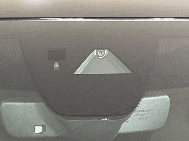 �y�X�}�[�g�u���[�L�T�|�[�g�z���s���ɑO���̎ԗ�����F�����A�Փ˂������Ȏ��͌x��ƃu���[�L�ŏՓˉ���Ɣ�Q�y�����A�V�X�g�B�����S�Ƀh���C�u�����y���݂��������܂��B