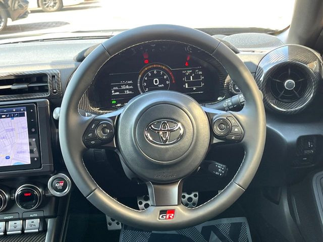 �y�����v�����X�e�A�����O�z�㎿�Ȋv���g�p���邱�ƂŁA��ɂ����������݂ƂĂ��^�]���₷���n���h���ł���