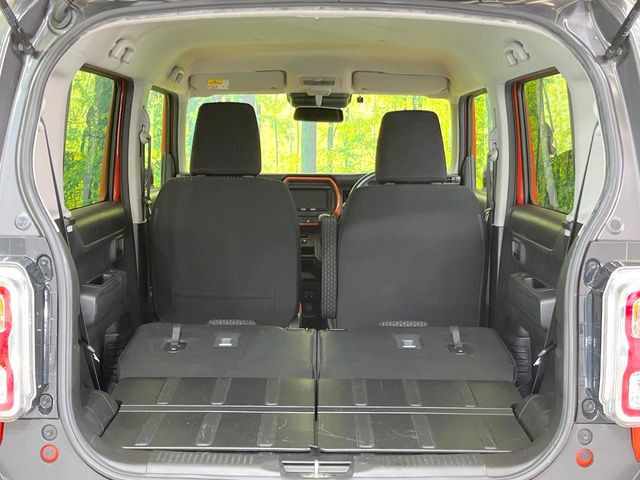 ���i�̂���������ʋ΁A���}���ɏ\���ȉ׎��X�y�[�X���m�ۂ��Ă���܂��B�Z�J���h�V�[�g��|���ƁA�傫�ȉו��̐ύڂ��\�ł���