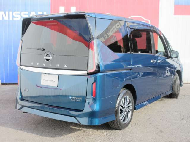 セレナ1.4 e-4ORCE ハイウェイスターV 4WD