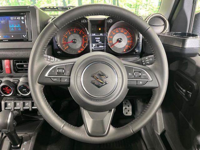 �y�����v�����X�e�A�����O�z�㎿�Ȋv���g�p���邱�ƂŁA��ɂ����������݂ƂĂ��^�]���₷���n���h���ł���