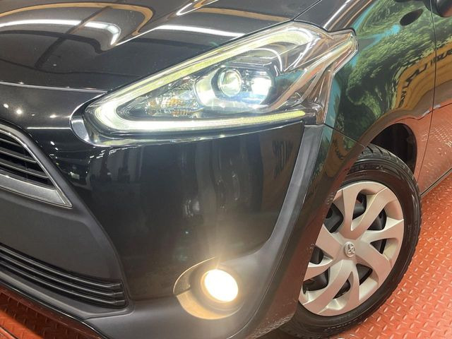 �yLED�w�b�h���C�g�z���V����ԑ��s�����ǍD�Ȏ��E���m�ۂ����S���ĉ^�]�ł��鍂�P�xLED�w�b�h���C�g�𑕔�!�_�����x�������A����d�͂��}�����Ă��܂��B