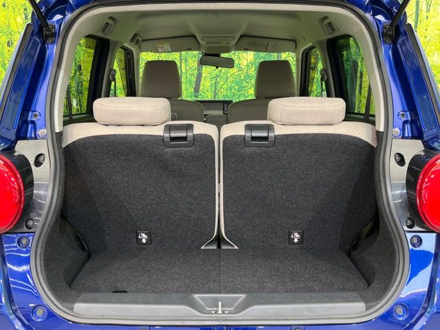 ���i�̂���������ʋ΁A���}���ɏ\���ȉ׎��X�y�[�X���m�ۂ��Ă���܂��B�Z�J���h�V�[�g��|���ƁA�傫�ȉו��̐ύڂ��\�ł���