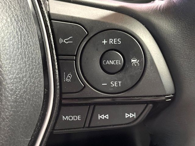 【レーダークルーズコントロール】高速道路での長距離走行が楽に!!自動で速度を保つクルーズコントロールが、衝突軽減システムと連携し、前方の車両を感知して車間を保つように速度調節してくれます!!