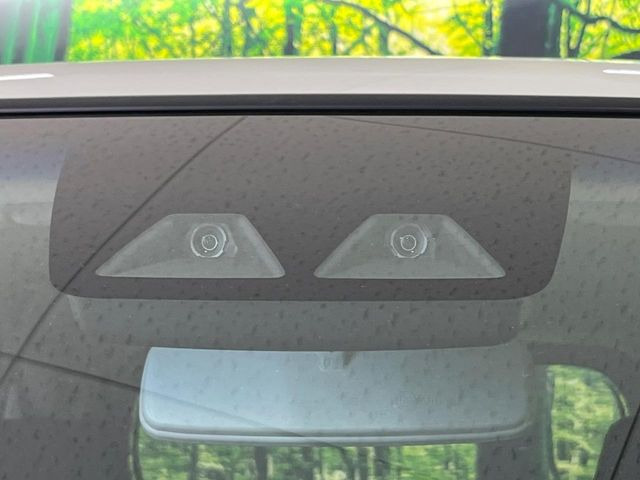 �y�X�}�[�g�A�V�X�g�z���s���ɑO���̎ԗ�����F�����A�Փ˂������Ȏ��͌x��ƃu���[�L�ŏՓˉ���Ɣ�Q�y�����A�V�X�g�B�����S�Ƀh���C�u�����y���݂��������܂��B