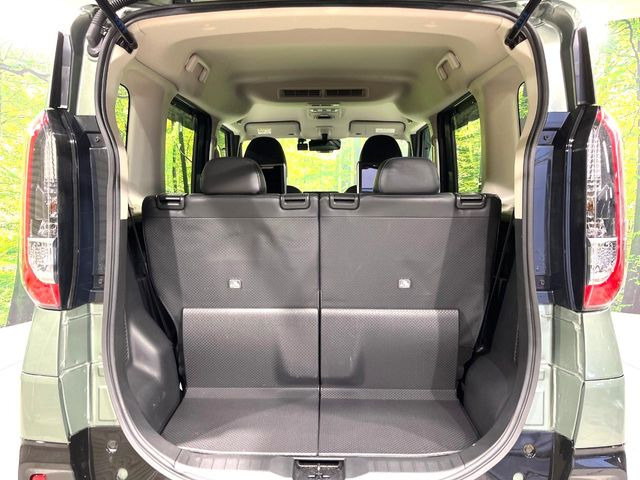 ���i�̂���������ʋ΁A���}���ɏ\���ȉ׎��X�y�[�X���m�ۂ��Ă���܂��B�Z�J���h�V�[�g��|���ƁA�傫�ȉו��̐ύڂ��\�ł���