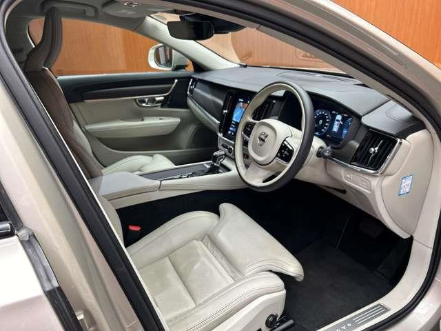 V90クロスカントリーD4 AWD サマム ディーゼル 4WD