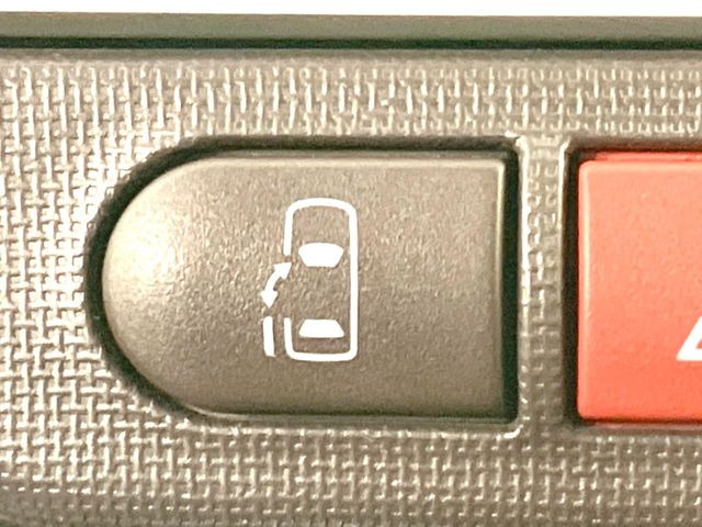 �y�p���[�X���C�h�h�A�z�X�}�[�g�L�[��^�]�Ȃ̃X�C�b�`�ŃX���C�h�h�A�̊J���\���d��������͂����ăh�A���J����K�v�������A���������q�l�ł��A�d���ו��������Ă��鎞�����N�ɊJ���߂ł��܂���