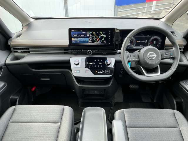 セレナ1.4 e-4ORCE ハイウェイスターV 4WD