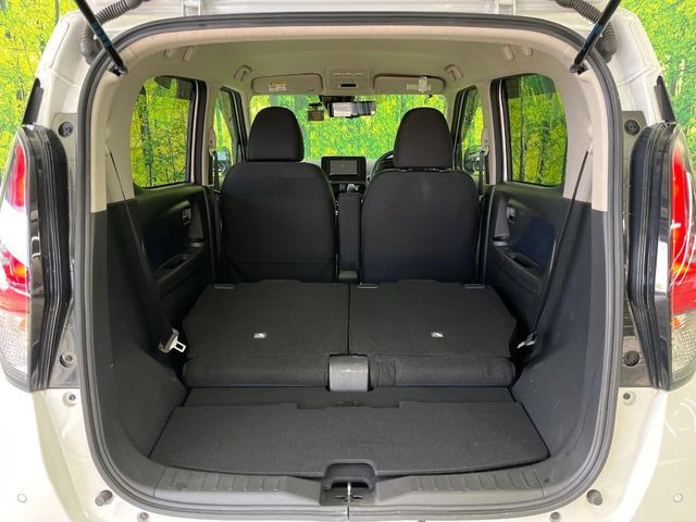 ���i�̂���������ʋ΁A���}���ɏ\���ȉ׎��X�y�[�X���m�ۂ��Ă���܂��B�Z�J���h�V�[�g��|���ƁA�傫�ȉו��̐ύڂ��\�ł���