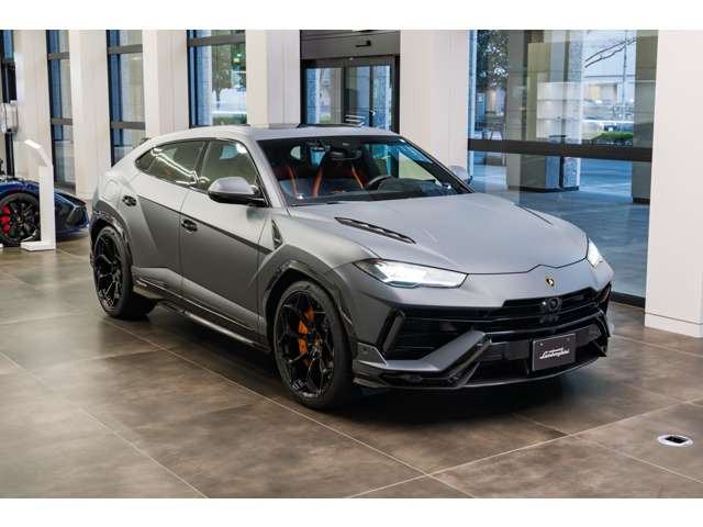 ウルスペルフォルマンテ 4WD