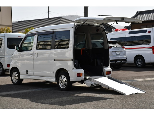 アトレーワゴンフレンドシップ スローパー SAIII リヤシートレス仕様 折り畳み補助シート付