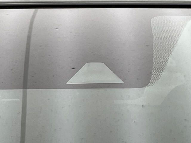 �y�G�}�[�W�F���V�[�u���[�L�z���s���ɑO���̎ԗ�����F�����A�Փ˂������Ȏ��͌x��ƃu���[�L�ŏՓˉ���Ɣ�Q�y�����A�V�X�g�B�����S�Ƀh���C�u�����y���݂��������܂��B