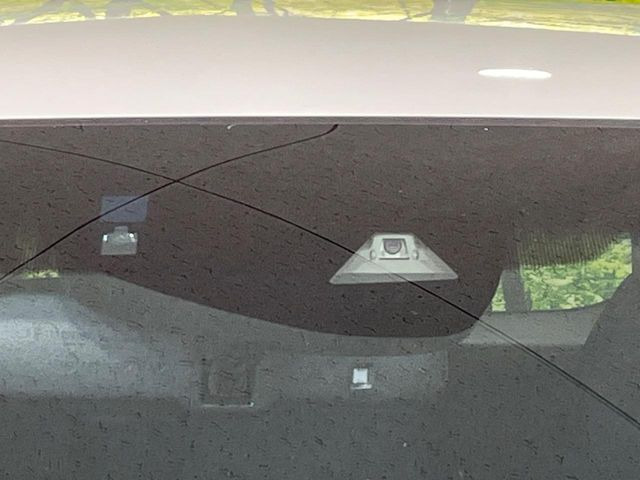 �y�z���_�Z���V���O�z���s���ɑO���̎ԗ�����F�����A�Փ˂������Ȏ��͌x��ƃu���[�L�ŏՓˉ���Ɣ�Q�y�����A�V�X�g�B�����S�Ƀh���C�u�����y���݂��������܂��B