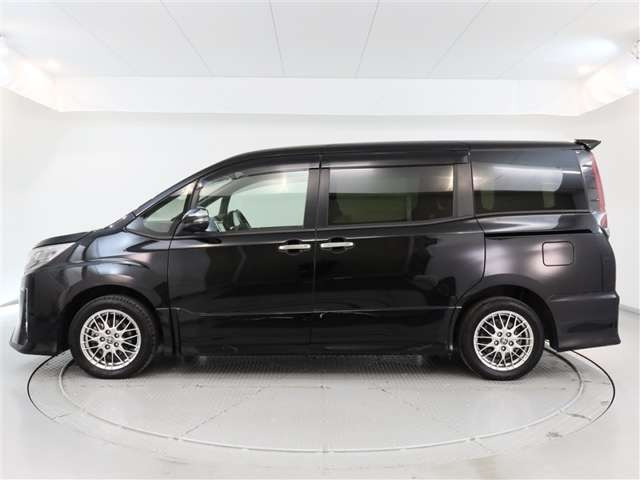 ノア1.8 ハイブリッド Si W×B II